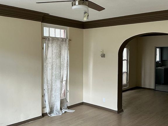 2nd image of 850 S Catalina St #1