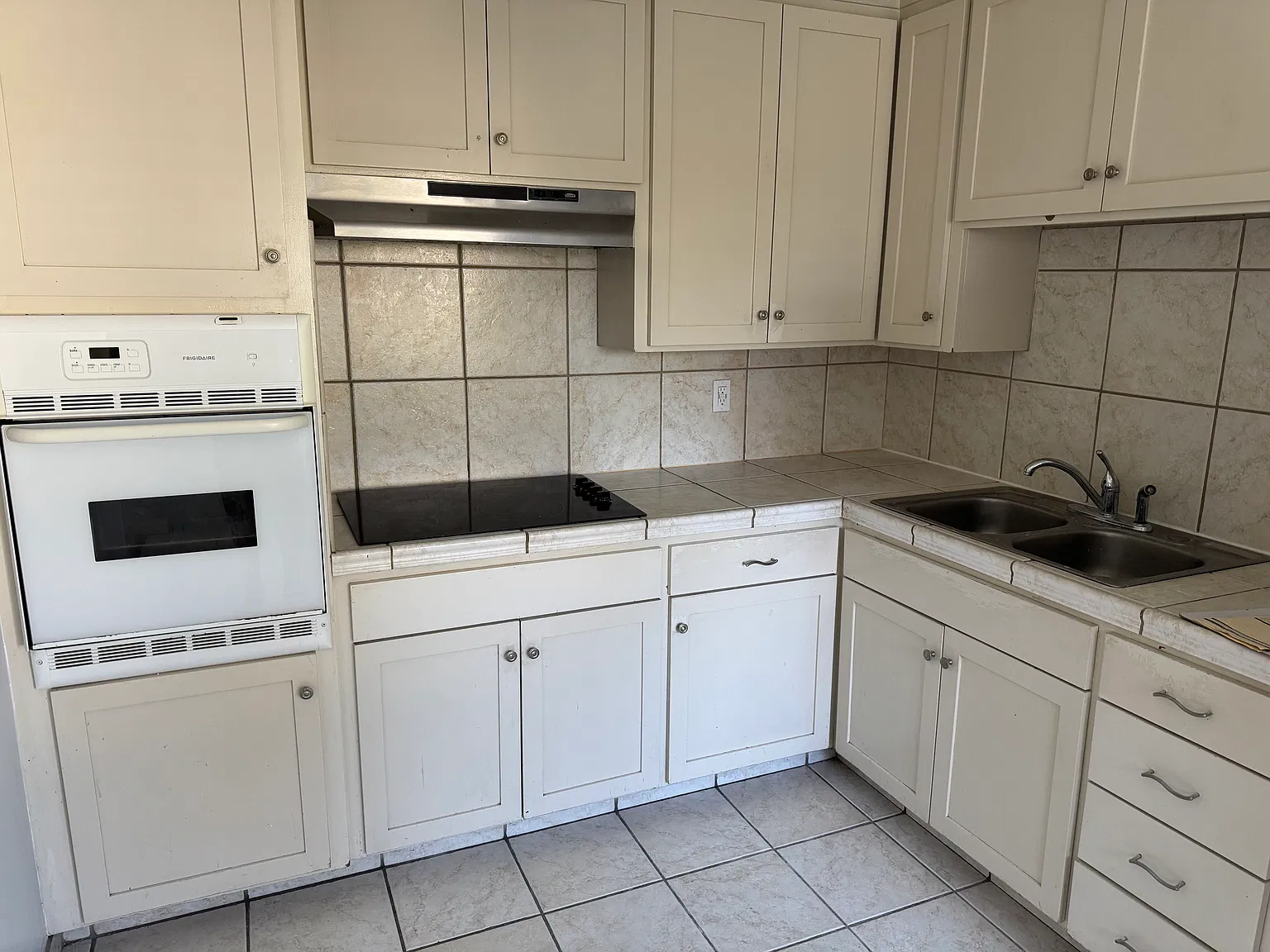 2 bed, 750 sqft, $2,750 — Photo 2