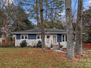 3900 Tipperary Pl, Charlotte, NC 28215