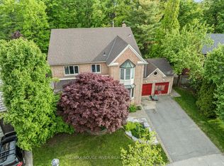 921 Duncannon Dr, Pickering, ON L1X2M4