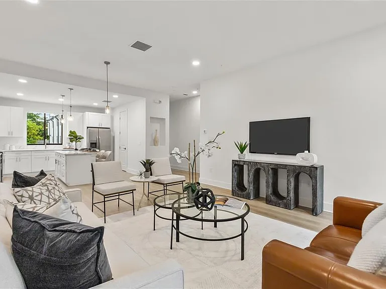 266 Park Lake St #19 — Photo 17