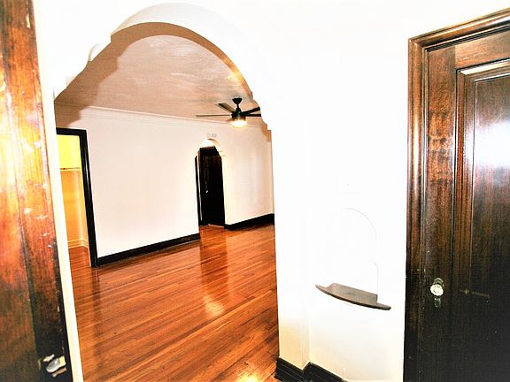 3rd image of 1119 N Lafayette St #11
