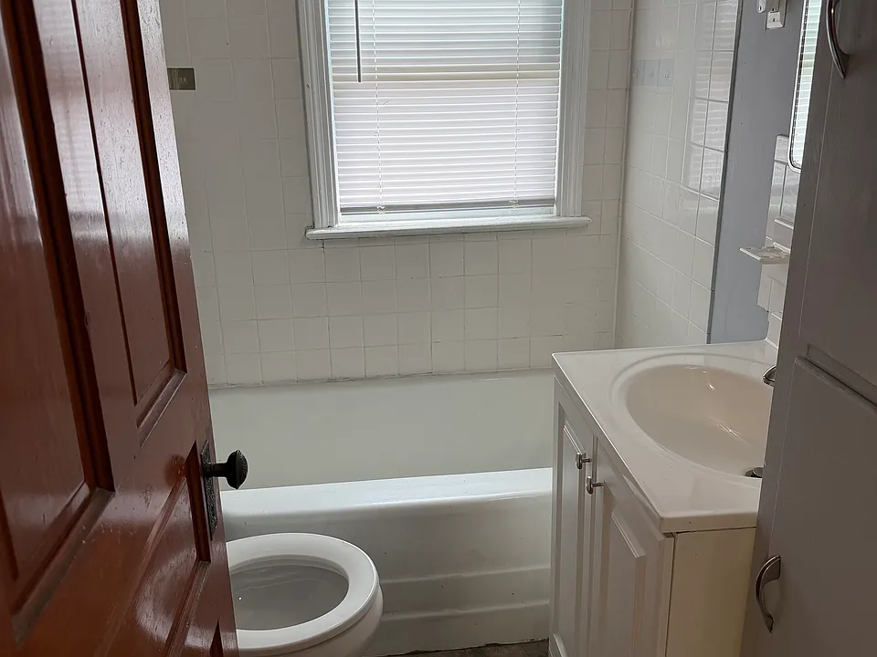 33 Keever Ave #1