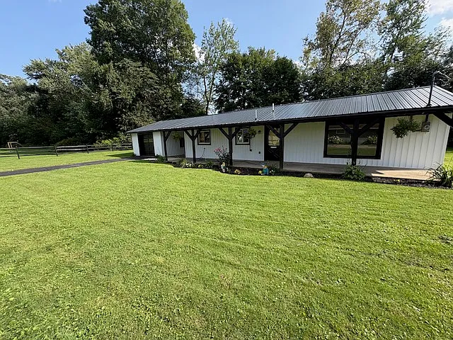 2 bed, 1200 sqft, $1,325 — Photo 1