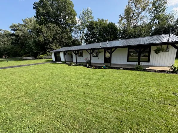 598 Beech St, Newcomerstown, OH 43832