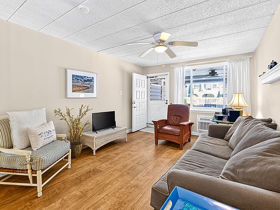 5th image of 9510 Amherst Ave APT 104
