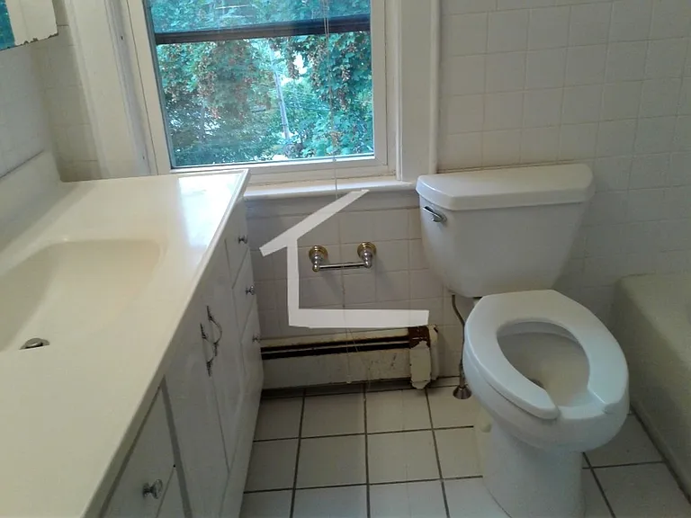 122 Lake St #122 — Photo 24