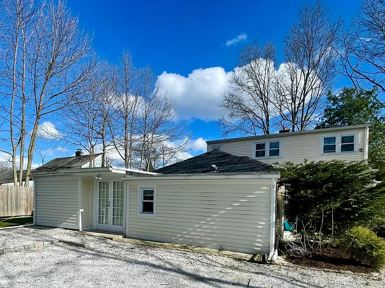 2 Chatham Dr #2 — Photo 1
