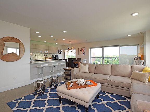 5th image of 2200 Victory Pkwy APT 1707
