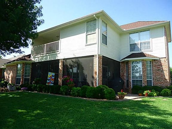 2nd image of 2817 Oak Springs Dr
