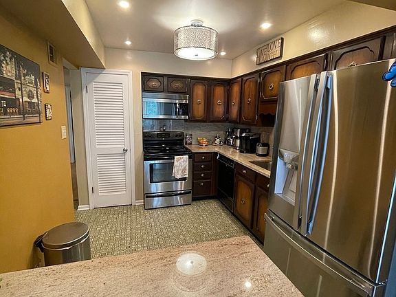 4th image of 9821 S Keeler Ave #D