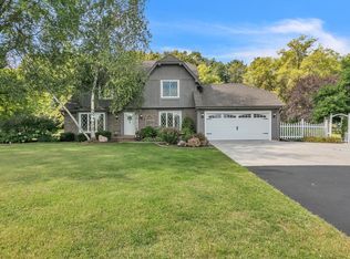 4855 Briarvale Dr, West Bend, WI 53095
