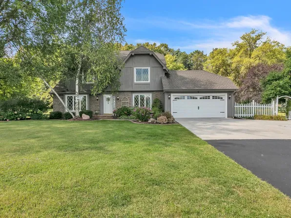 4855 Briarvale DRIVE, West Bend, WI 53095