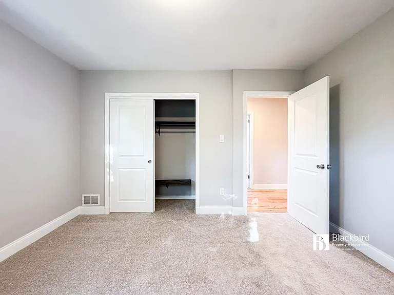 11901 Crestwood Ave S — Photo 15