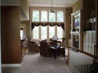 20335 W 98th Ct, Lenexa, KS 66220