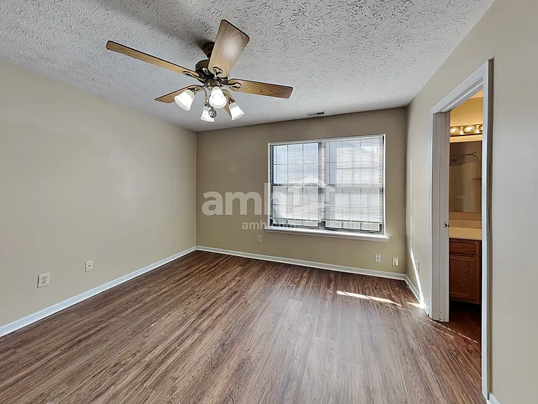 258 Longfellow Ln — Photo 7