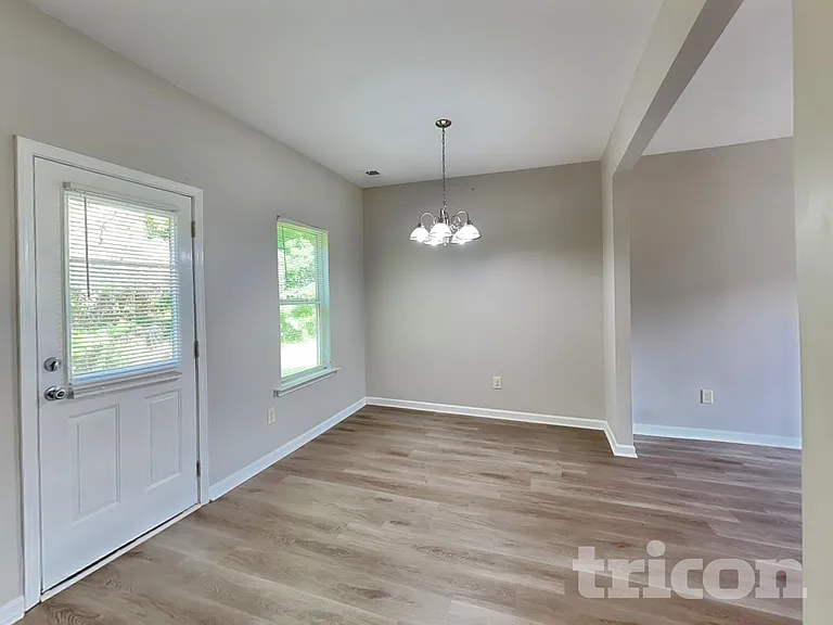 39 Wyndham Ct SE — Photo 5