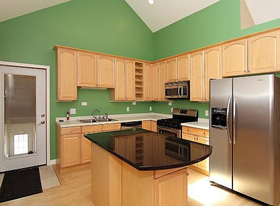 4th image of 2412 Harriet Ave APT 202