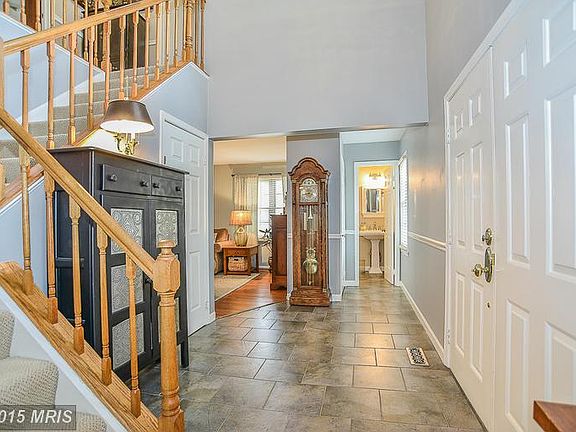 2nd image of 5813 Robins Nest Ln