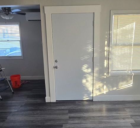 5th image of 851 W Buena Vista St