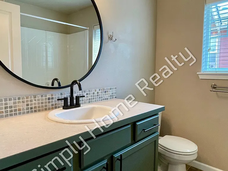 4661 Helena Ave SE — Photo 15