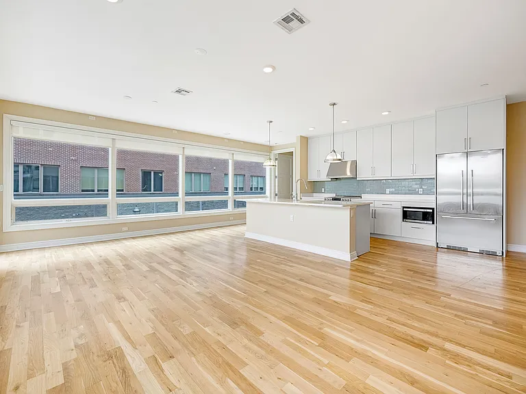 10 Main St #101 — Photo 11