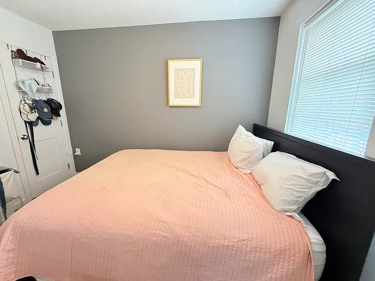 538 E Broadway #8 — Photo 6