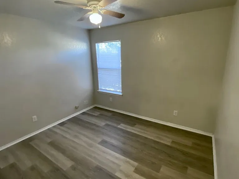 415 Allendale Oak — Photo 10