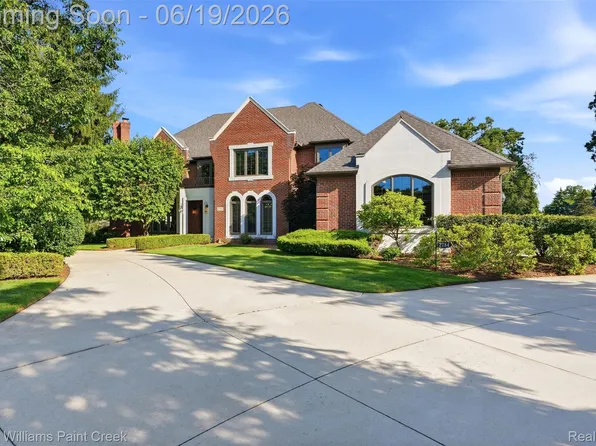 2784 Murfield Ct, Rochester, MI 48306