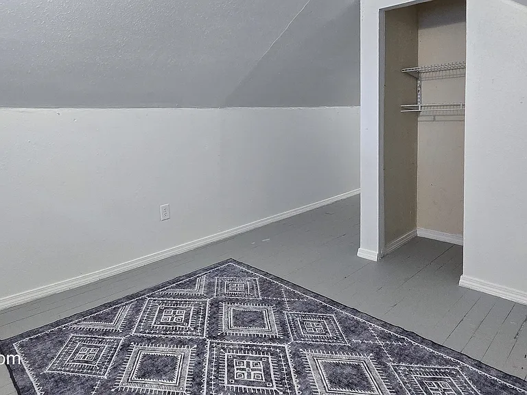 1507 Leroy St — Photo 14