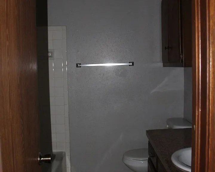 4033 Locust Dr — Photo 5