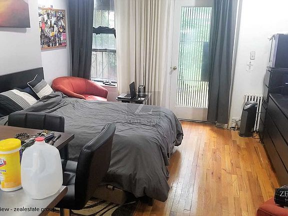 3rd image of 355 12th St APT A1