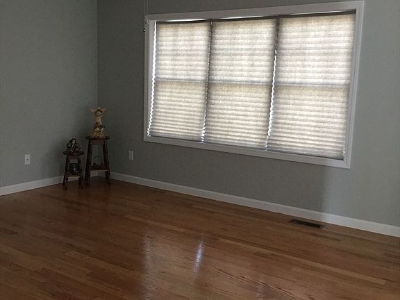 4th image of 367 County St