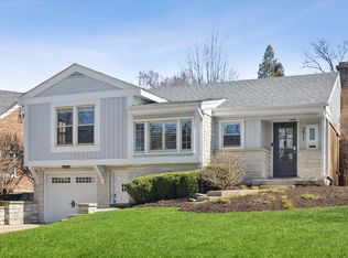271 Sunset Ave, Glen Ellyn, IL 60137