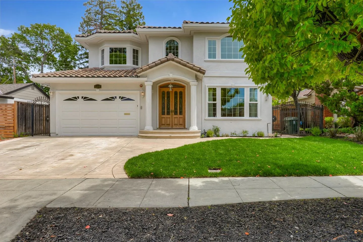 2511 Carson St photo 1