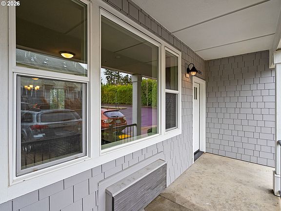 4th image of 10845 E Burnside St