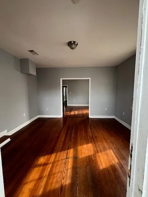 3 bed, 1.5 bath, 1200 sqft, $1,500 — Photo 3