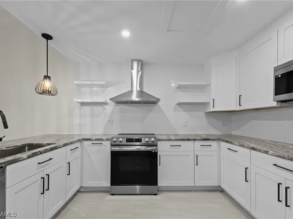 6304 Royal Woods Dr, Fort Myers, FL 33908