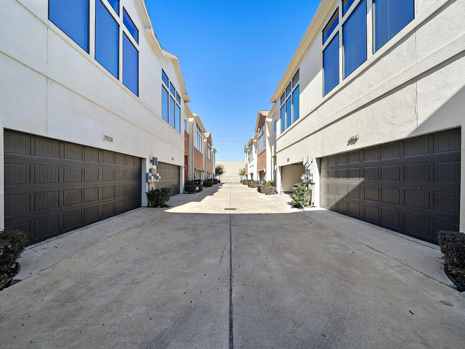 3 bed, 2.5 bath, 1565 sqft, $2,450 — Photo 2