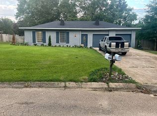 1003 Briarwood Dr, Clinton, MS 39056