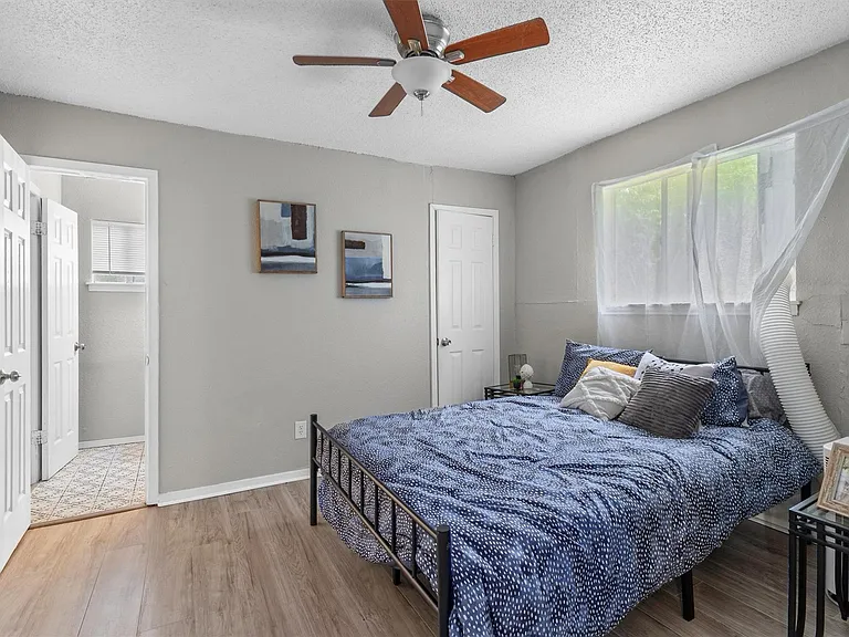 203 E Anderson Ave #A — Photo 14