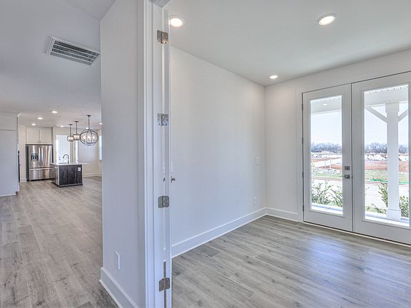 3rd image of 632 New Haven St Lot 193