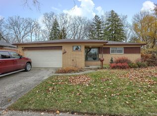 28312 Grobbel Ave, Warren, MI 48092