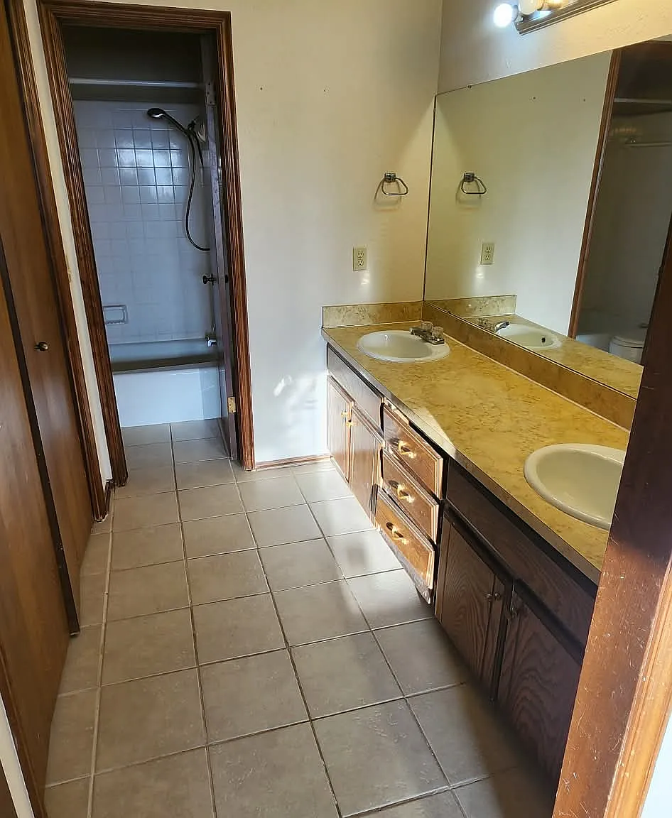 3 bed, 2.5 bath, 1521 sqft, $1,400 — Photo 2