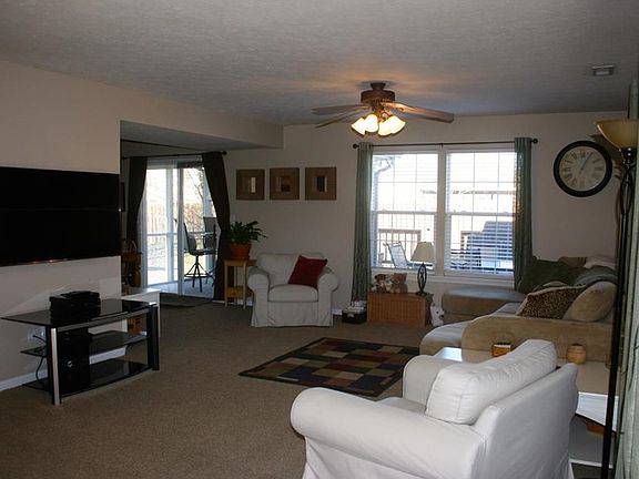 3rd image of 3648 Fredricksburg Dr