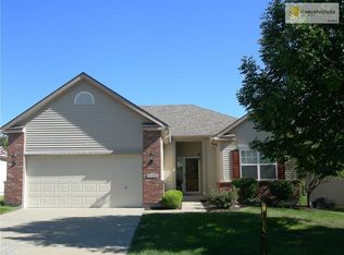 2725 S Woodbury Dr, Independence, MO 64055