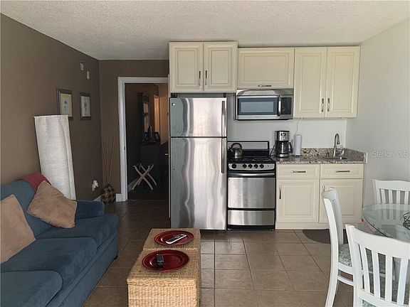 4th image of 701 S Atlantic Ave #611