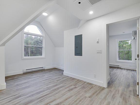 5th image of 127 Evergreen Ln #5