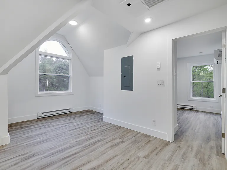 127 Evergreen Ln #5 — Photo 5