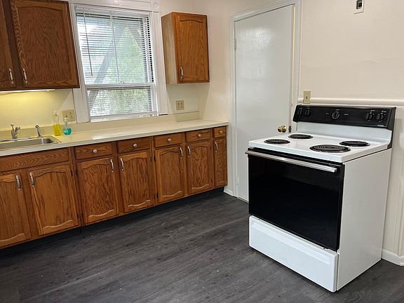 2nd image of 324 Merrimac St #1